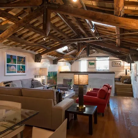 Pantheon Penthouse Lejlighed